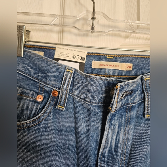 Levi's Ribcage Wide Leg - Picture 8 of 12